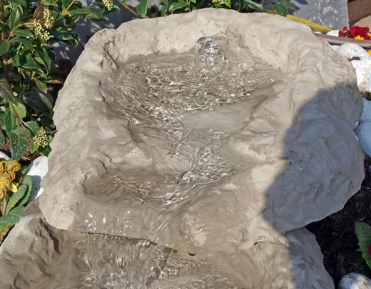 Bachlauf, Bachlaufschale, Wasserspiel, Wassertreppe, Wasserfall Grüner Bach