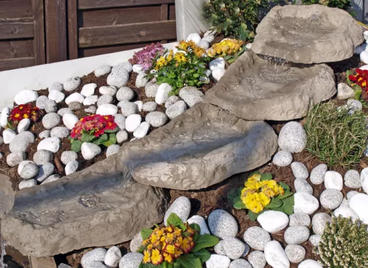 Bachlauf, Bachlaufschale, Wasserspiel, Wassertreppe, Wasserfall Grüner Bach