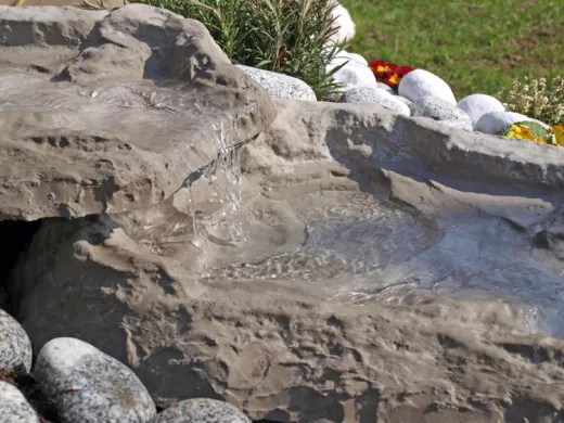 Bachlauf, Bachlaufschale, Wasserspiel, Wassertreppe, Wasserfall Grüner Bach