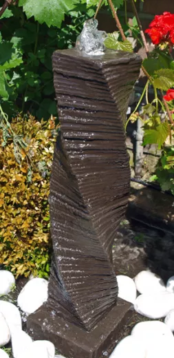 Wasserspiel, Springbrunnen, Wassersäule gedreht Wasserspiel, Springbrunnen, Wassersäule gedreht